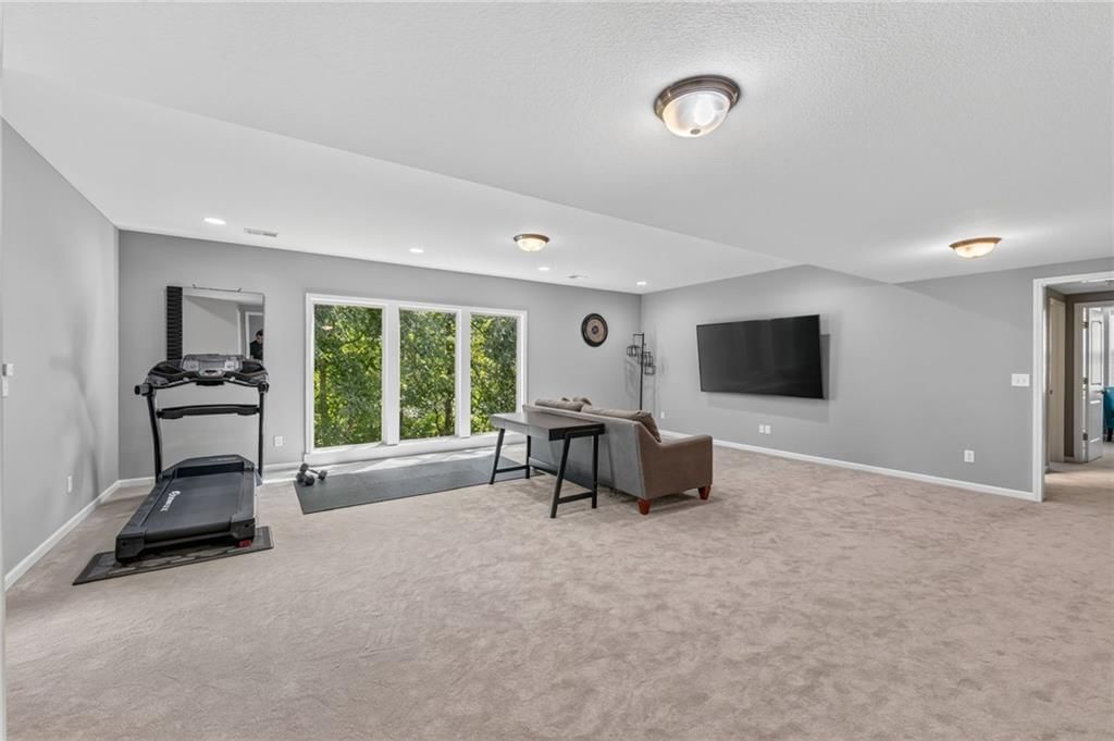 6229 N Green Hills Lane — photo 29