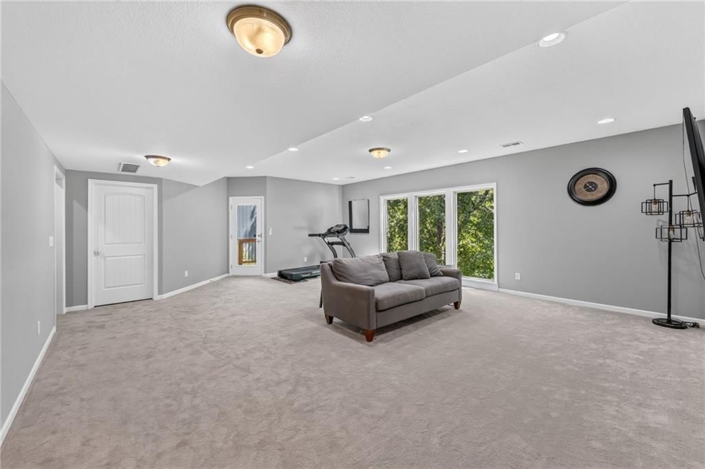 6229 N Green Hills Lane — photo 30
