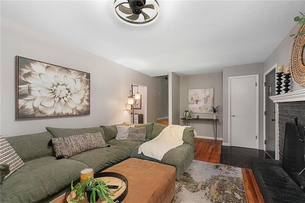 Photo 6 of 29 - 7817 Arlington Avenue, Raytown, MO 64138