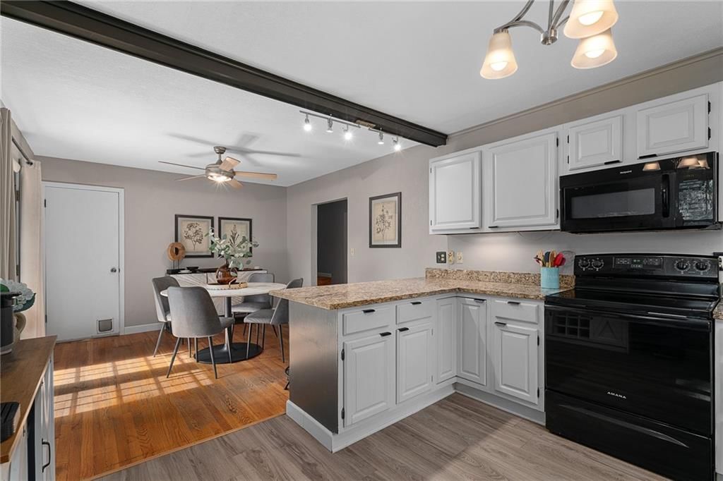 Photo 10 of 29 - 7817 Arlington Avenue, Raytown, MO 64138