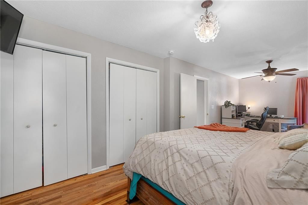 Photo 13 of 29 - 7817 Arlington Avenue, Raytown, MO 64138