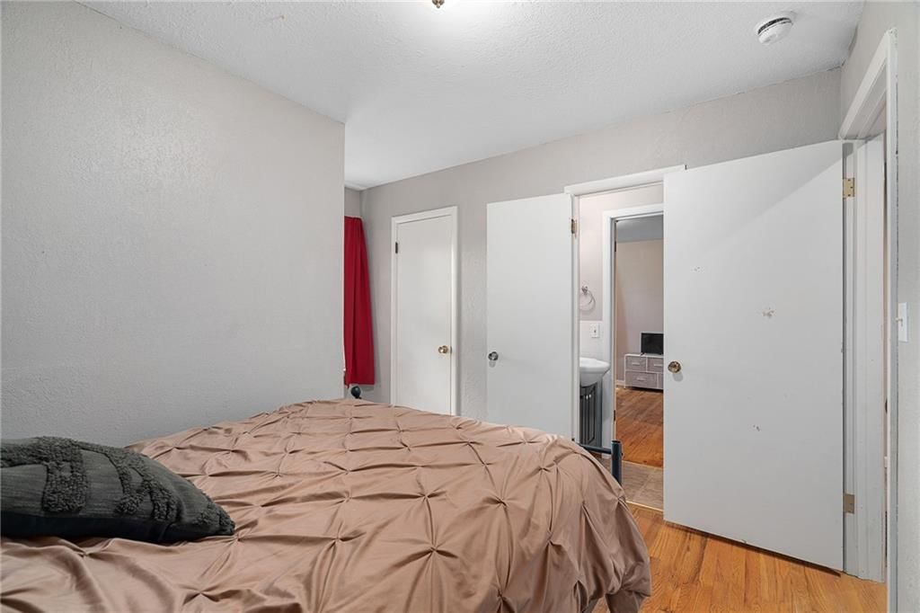 Photo 15 of 29 - 7817 Arlington Avenue, Raytown, MO 64138