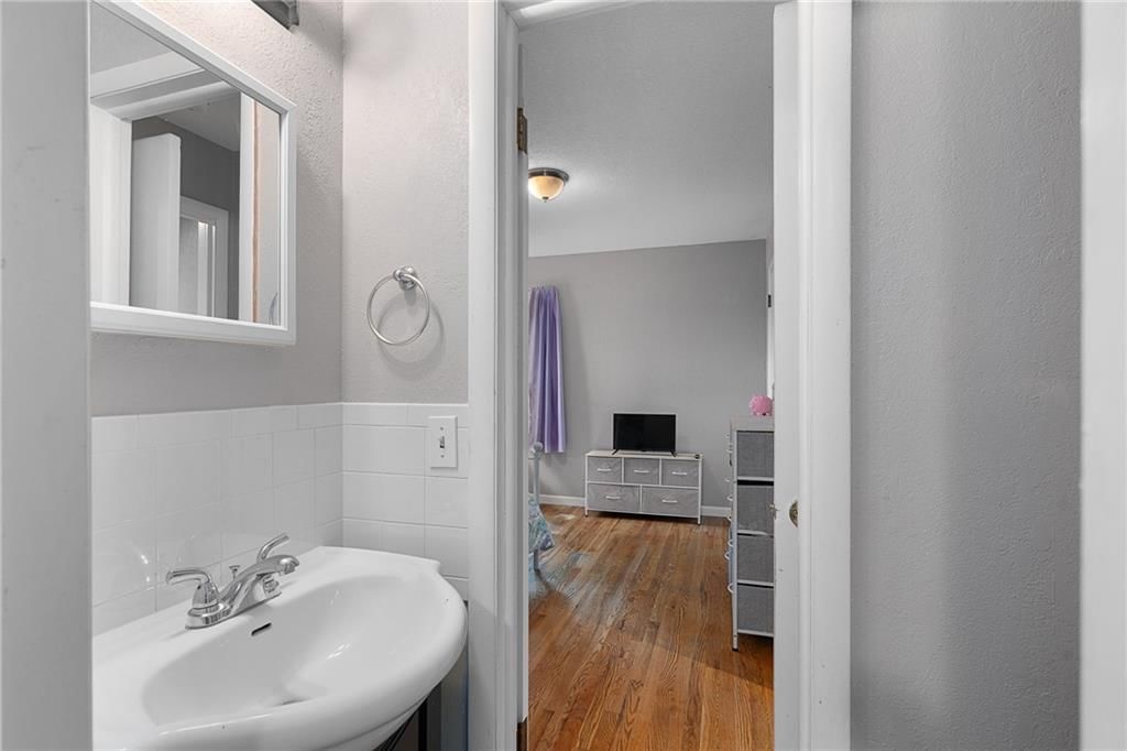 Photo 16 of 29 - 7817 Arlington Avenue, Raytown, MO 64138