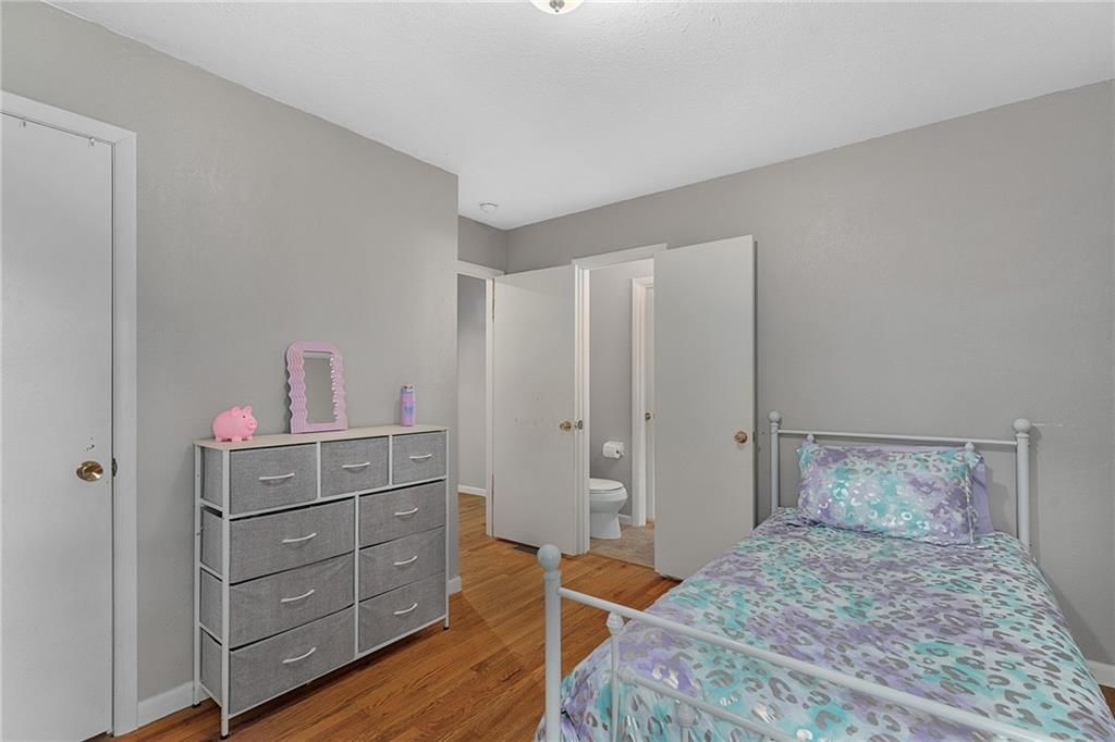 Photo 18 of 29 - 7817 Arlington Avenue, Raytown, MO 64138