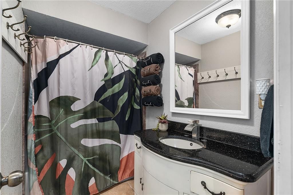 Photo 19 of 29 - 7817 Arlington Avenue, Raytown, MO 64138