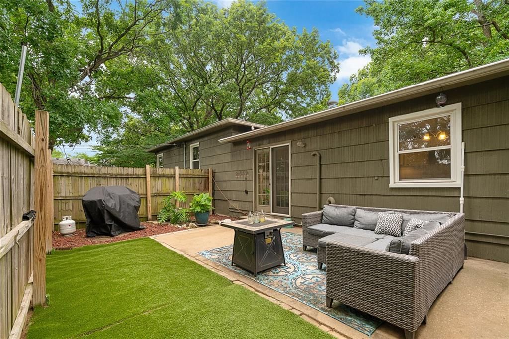 Photo 21 of 29 - 7817 Arlington Avenue, Raytown, MO 64138
