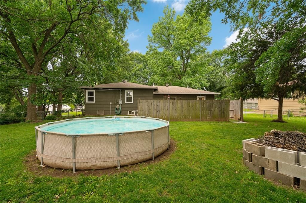 Photo 23 of 29 - 7817 Arlington Avenue, Raytown, MO 64138