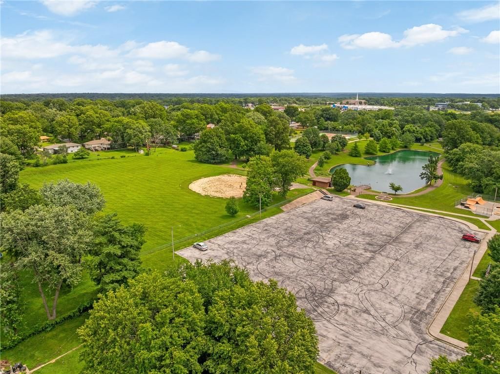 Photo 25 of 29 - 7817 Arlington Avenue, Raytown, MO 64138