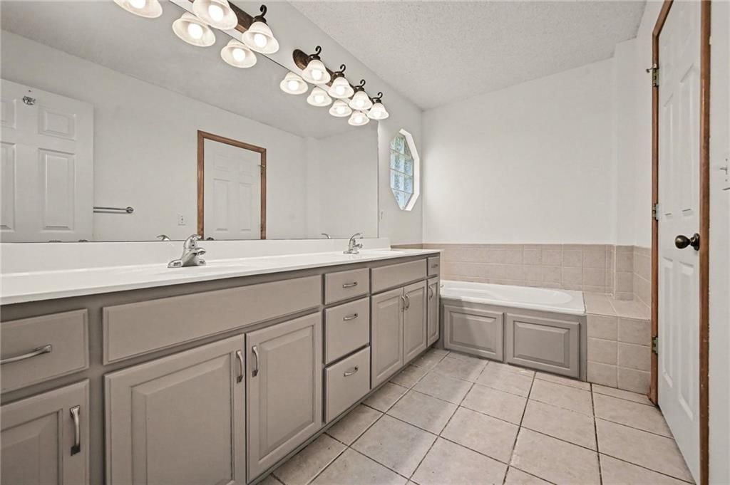 4006 N 108th Court — photo 15
