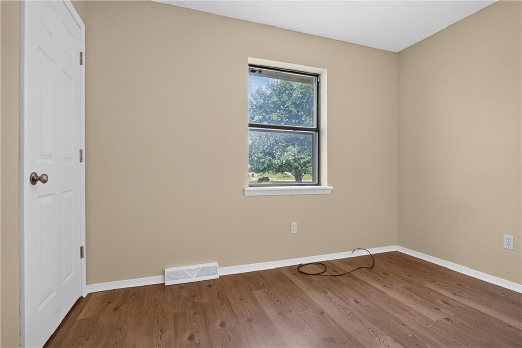 1226 W 3rd Street — photo 16