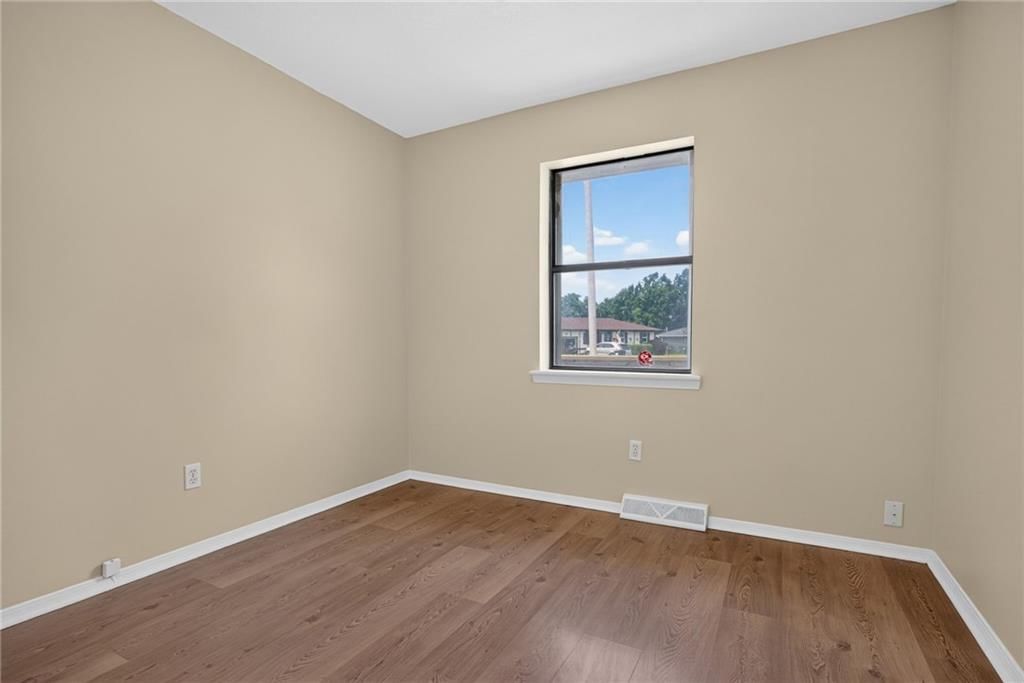 1226 W 3rd Street — photo 20