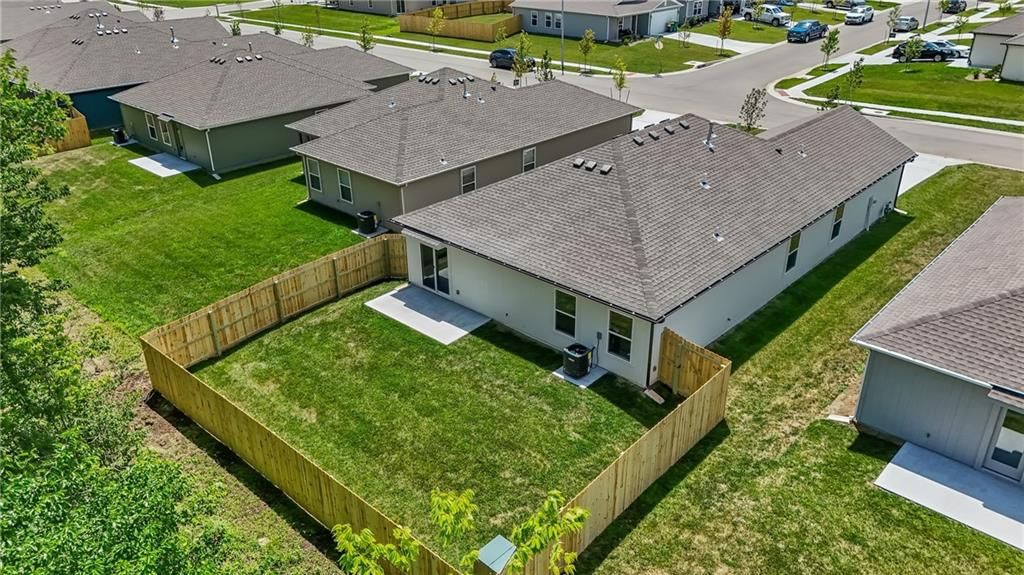 19515 Lincoln Street — photo 3
