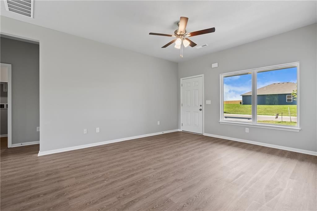 19515 Lincoln Street — photo 5