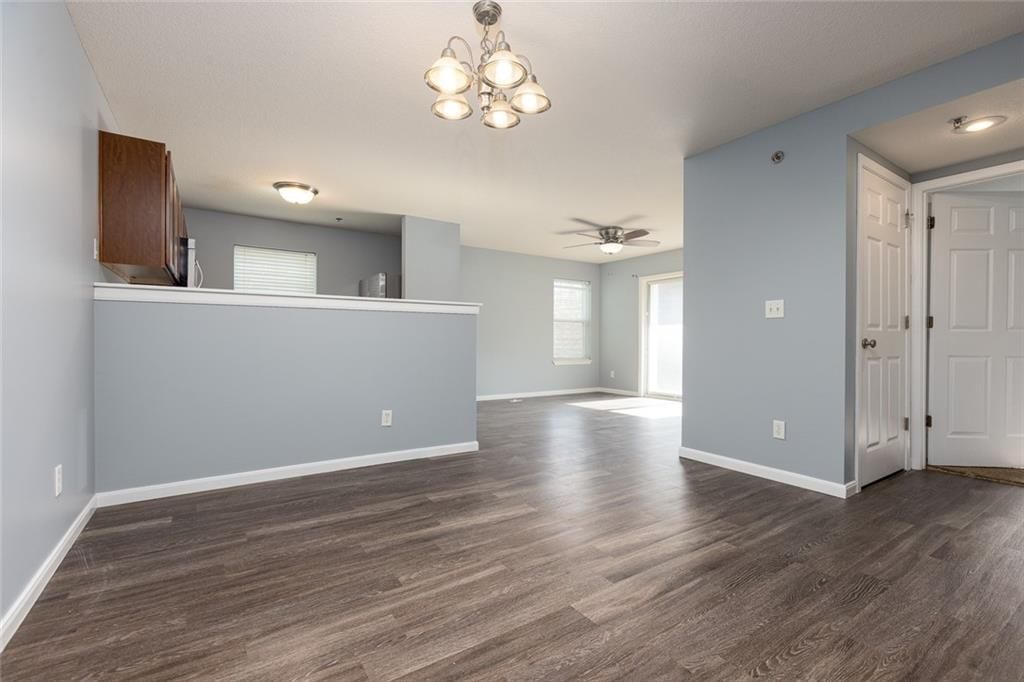8111 N LAWNDALE Avenue — photo 3
