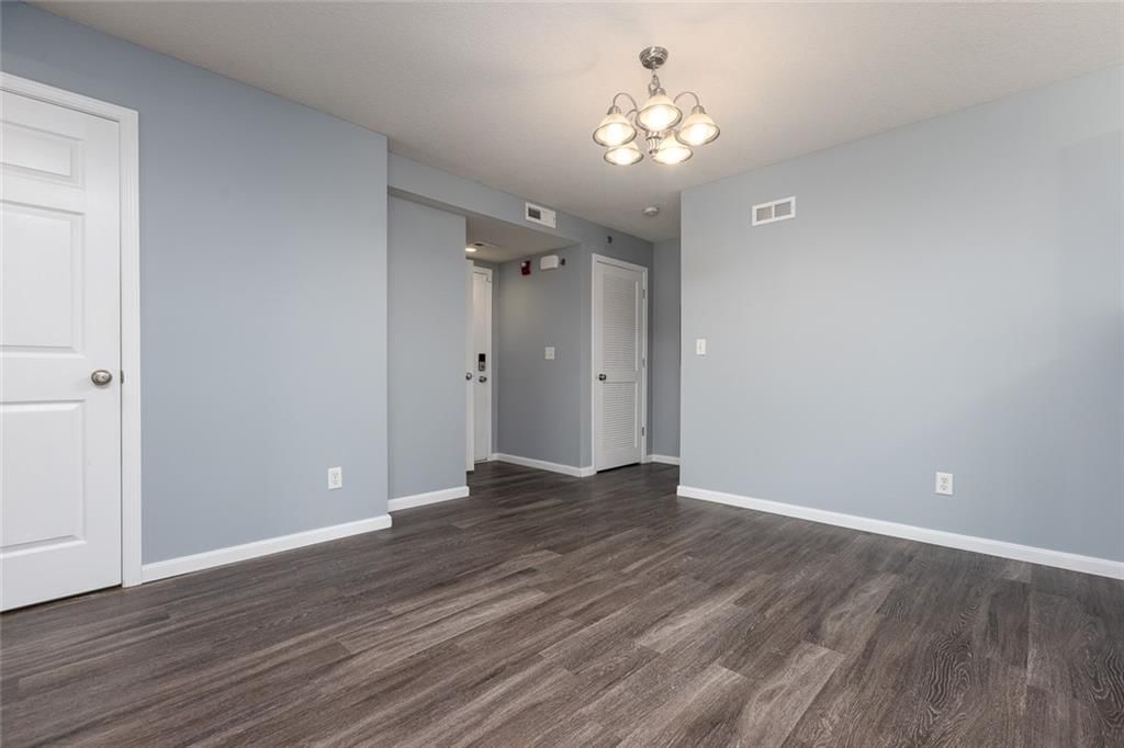 8111 N LAWNDALE Avenue — photo 5