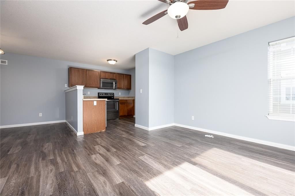 8111 N LAWNDALE Avenue — photo 7