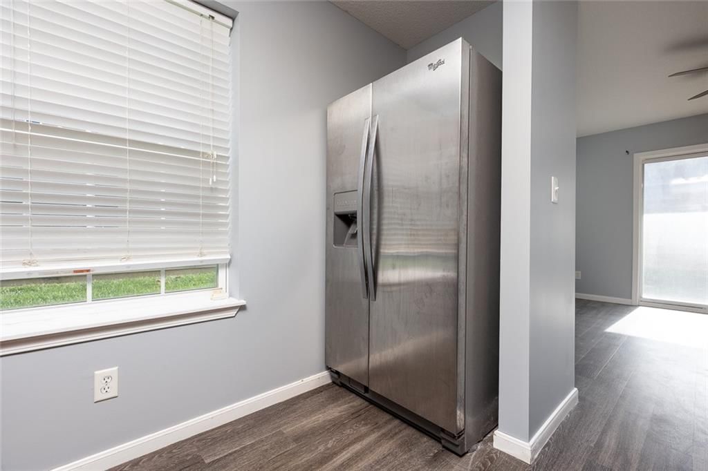 8111 N LAWNDALE Avenue — photo 10