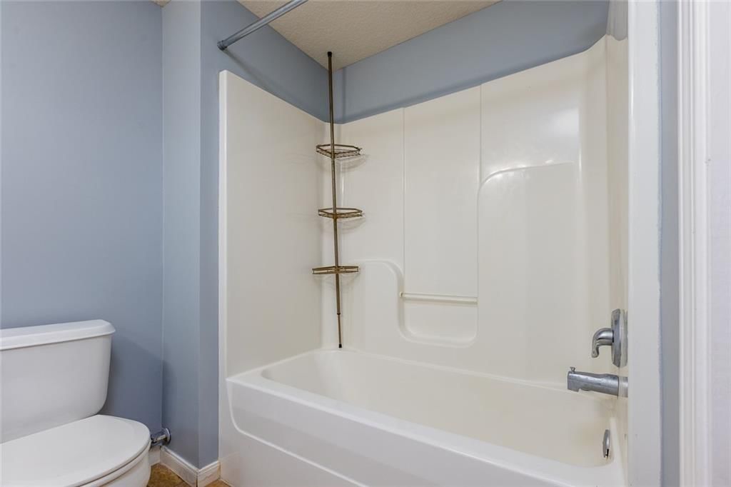 8111 N LAWNDALE Avenue — photo 12