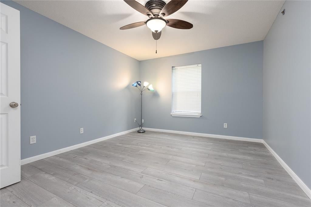 8111 N LAWNDALE Avenue — photo 15