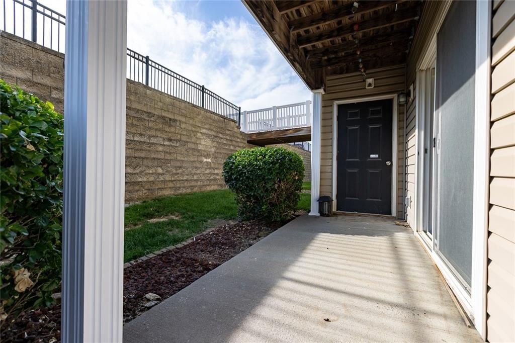 8111 N LAWNDALE Avenue — photo 22