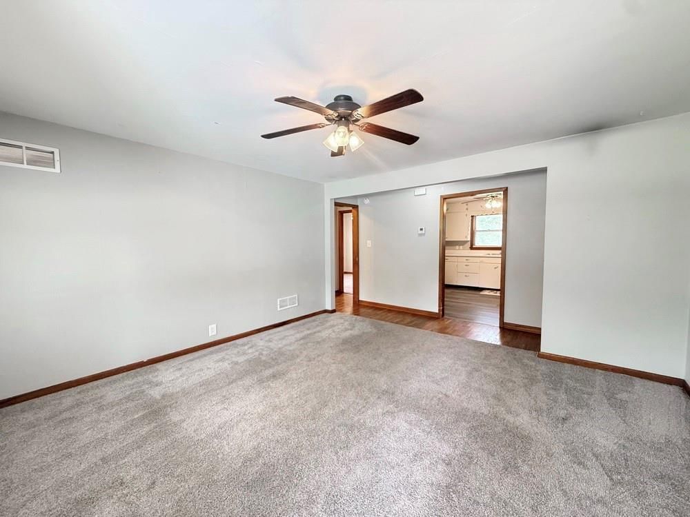 406 N Jackson Street — photo 4