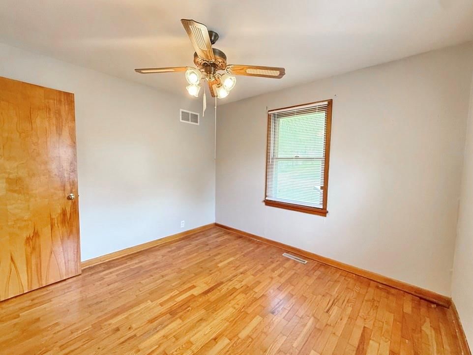 406 N Jackson Street — photo 15
