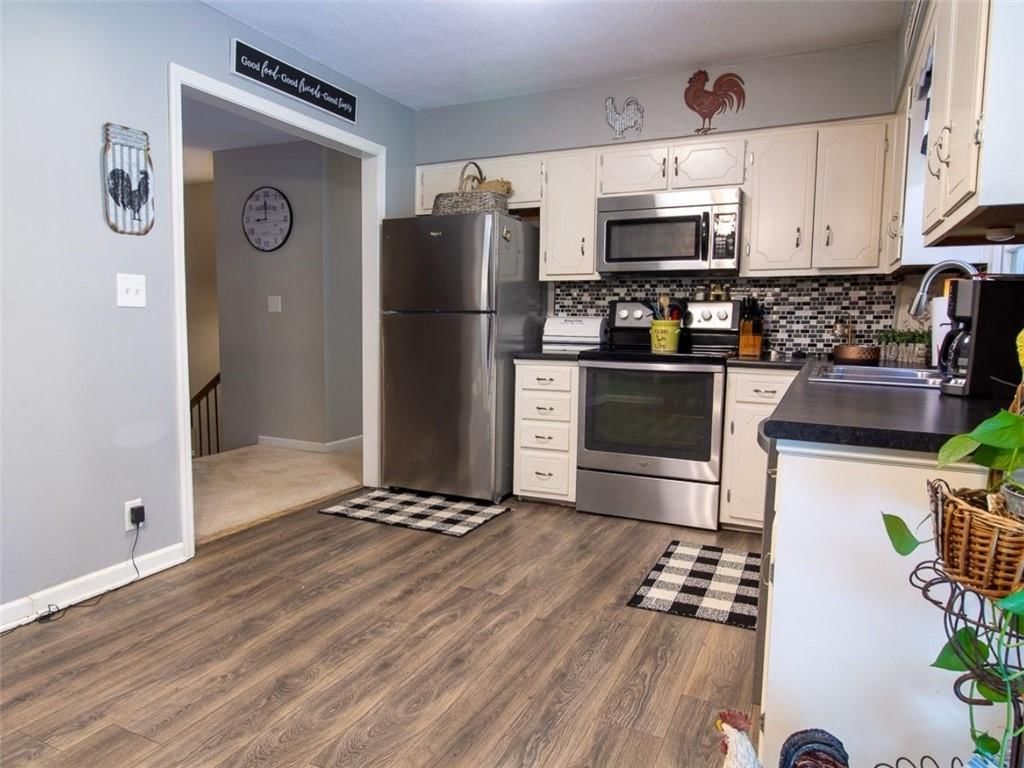 901 E Willow Street — photo 8