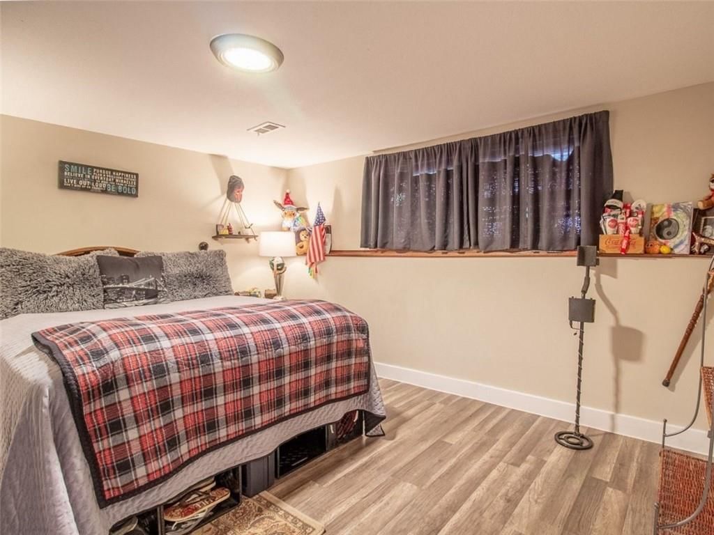 901 E Willow Street — photo 34
