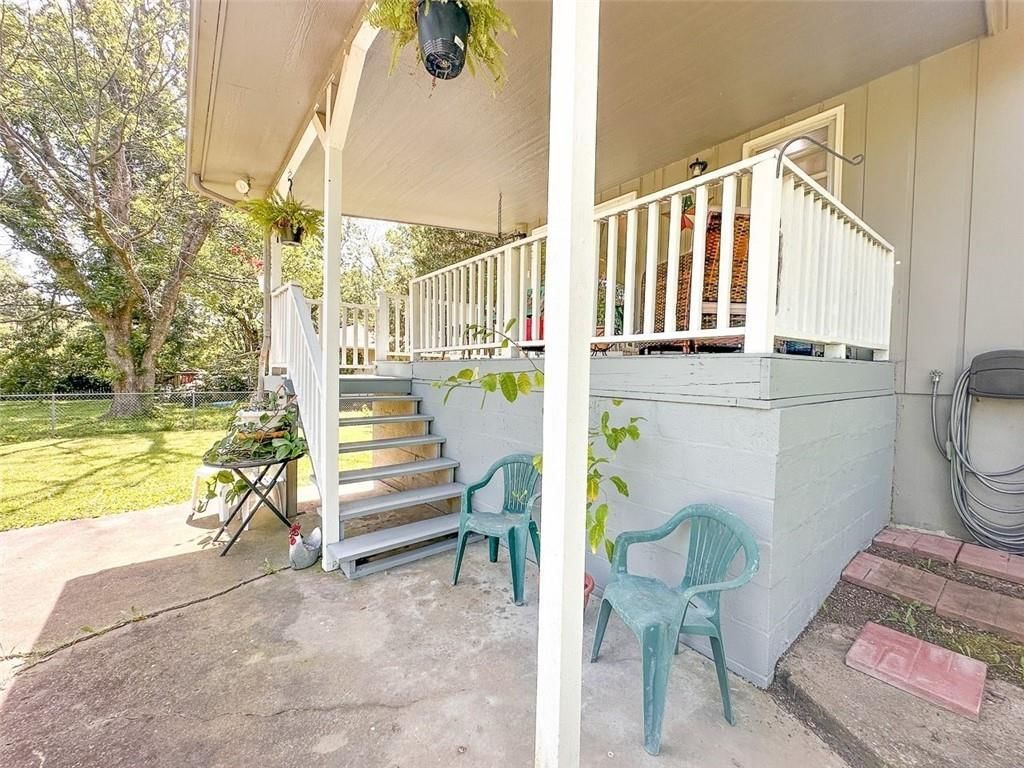 901 E Willow Street — photo 36