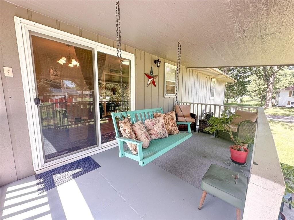 901 E Willow Street — photo 37