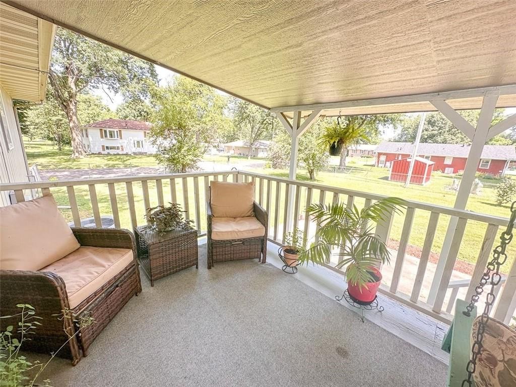 901 E Willow Street — photo 38