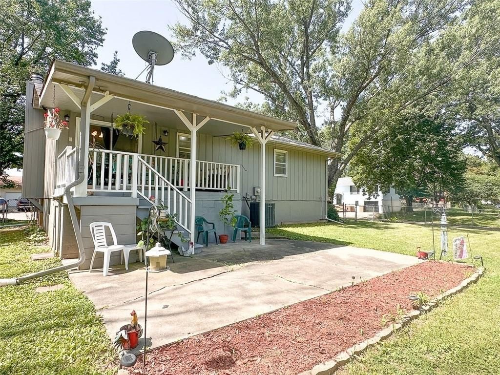 901 E Willow Street — photo 41
