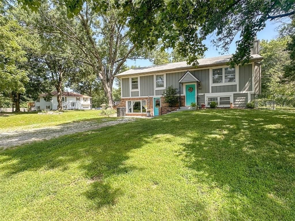 901 E Willow Street — photo 49