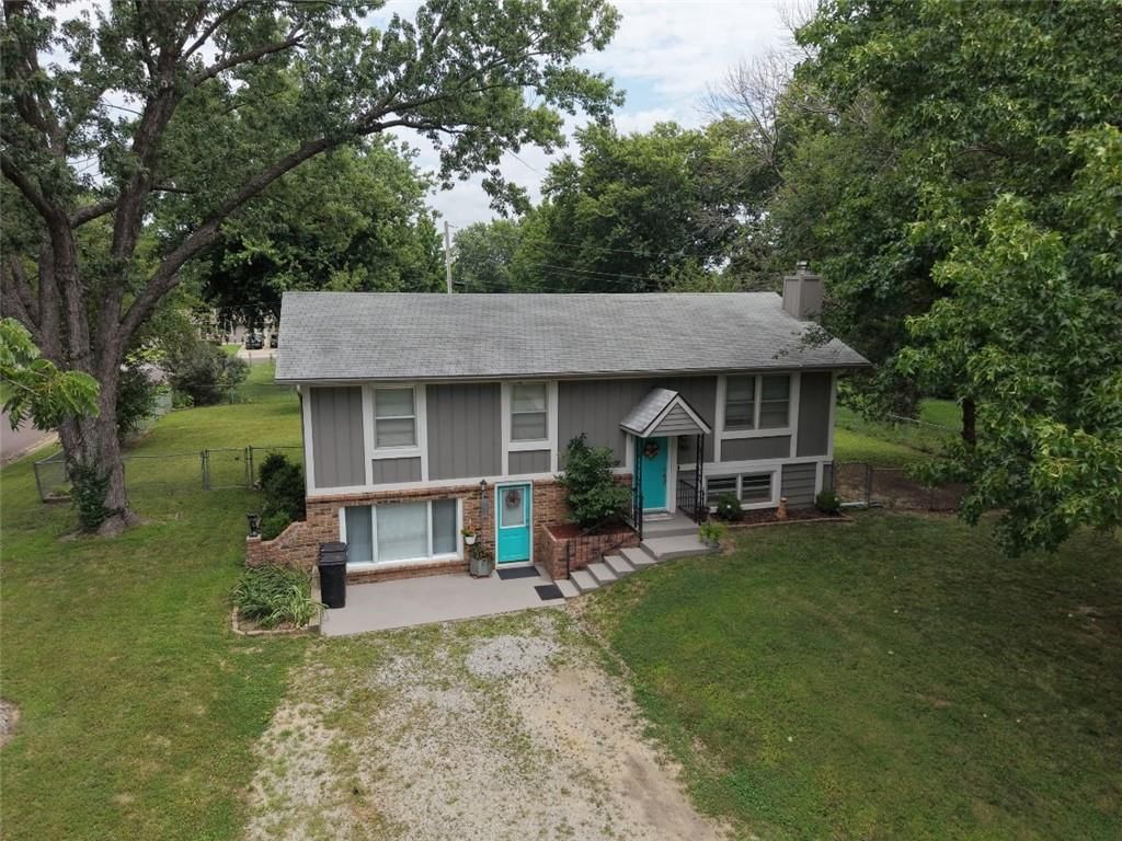 901 E Willow Street — photo 60