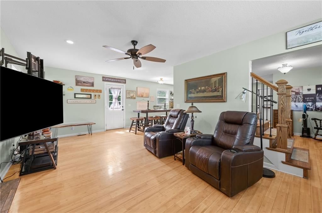11851 Leavenworth Road — photo 8