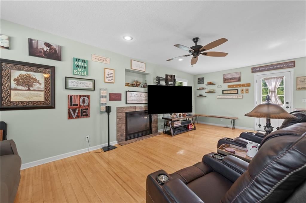 11851 Leavenworth Road — photo 9