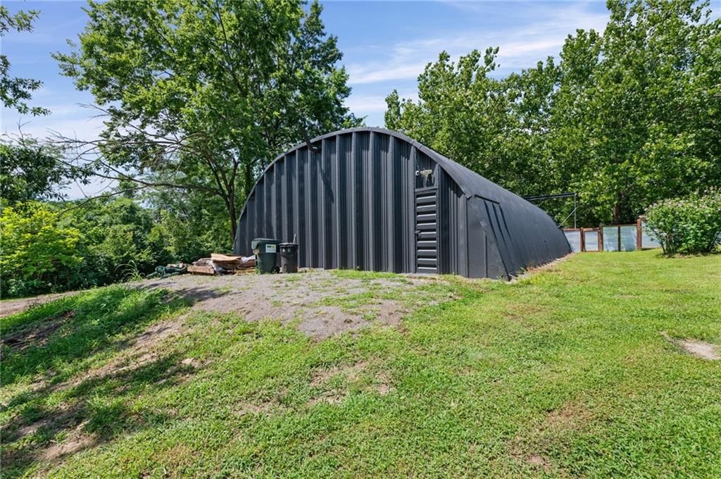 11851 Leavenworth Road — photo 40