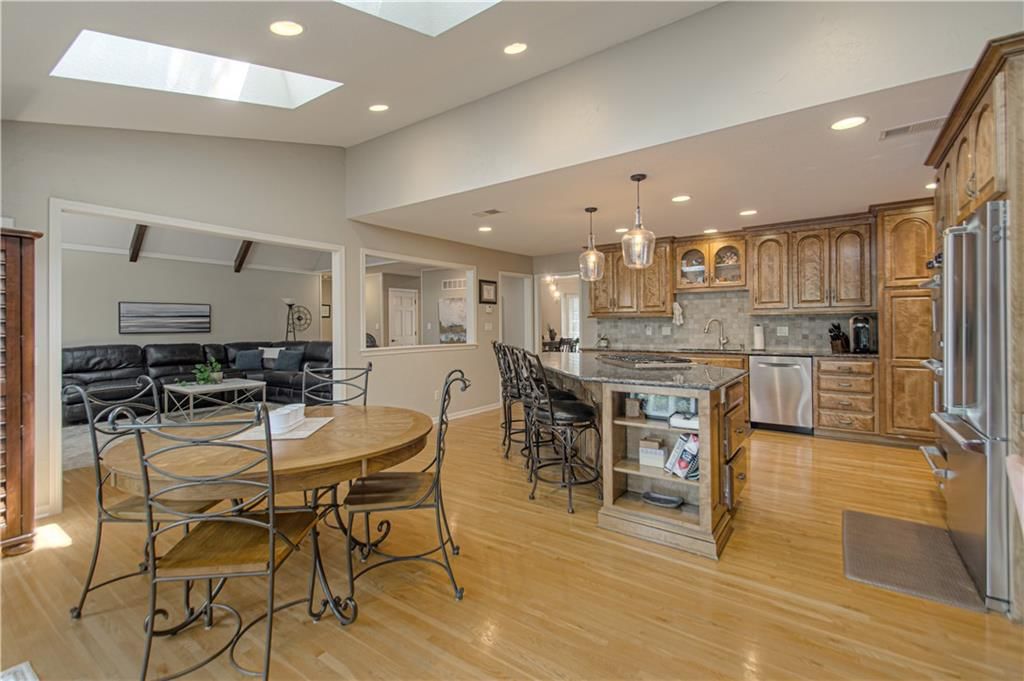 16316 Glenwood Street — photo 16