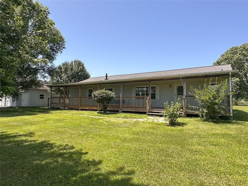 120 NW W Highway — photo 1