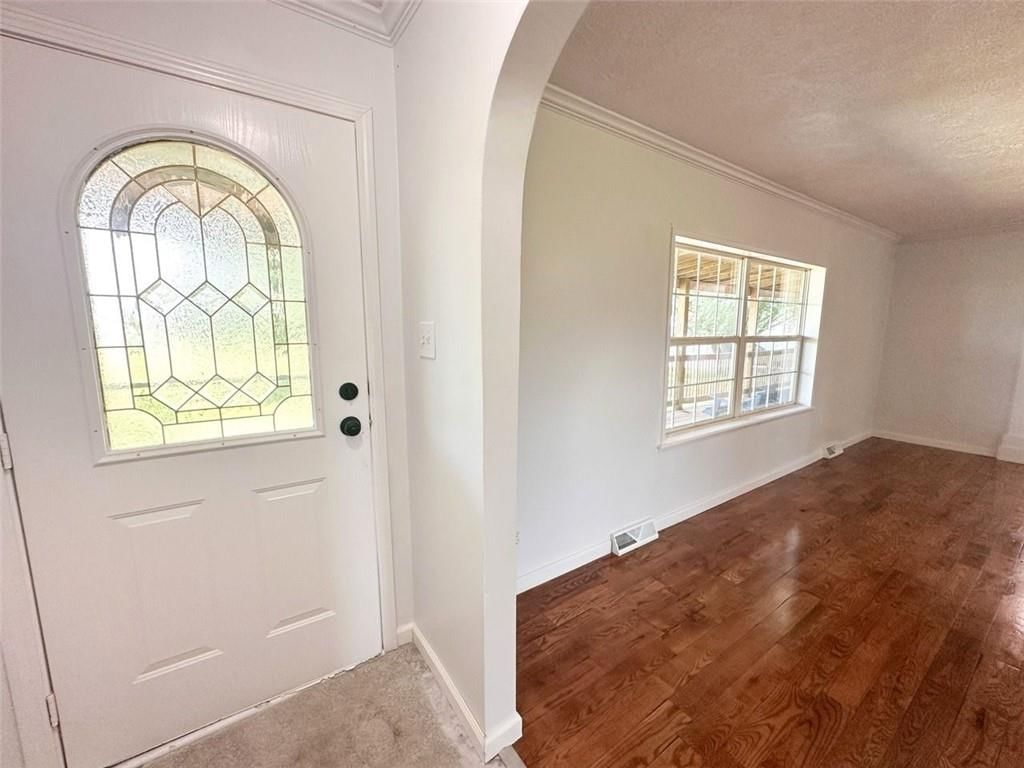 120 NW W Highway — photo 2