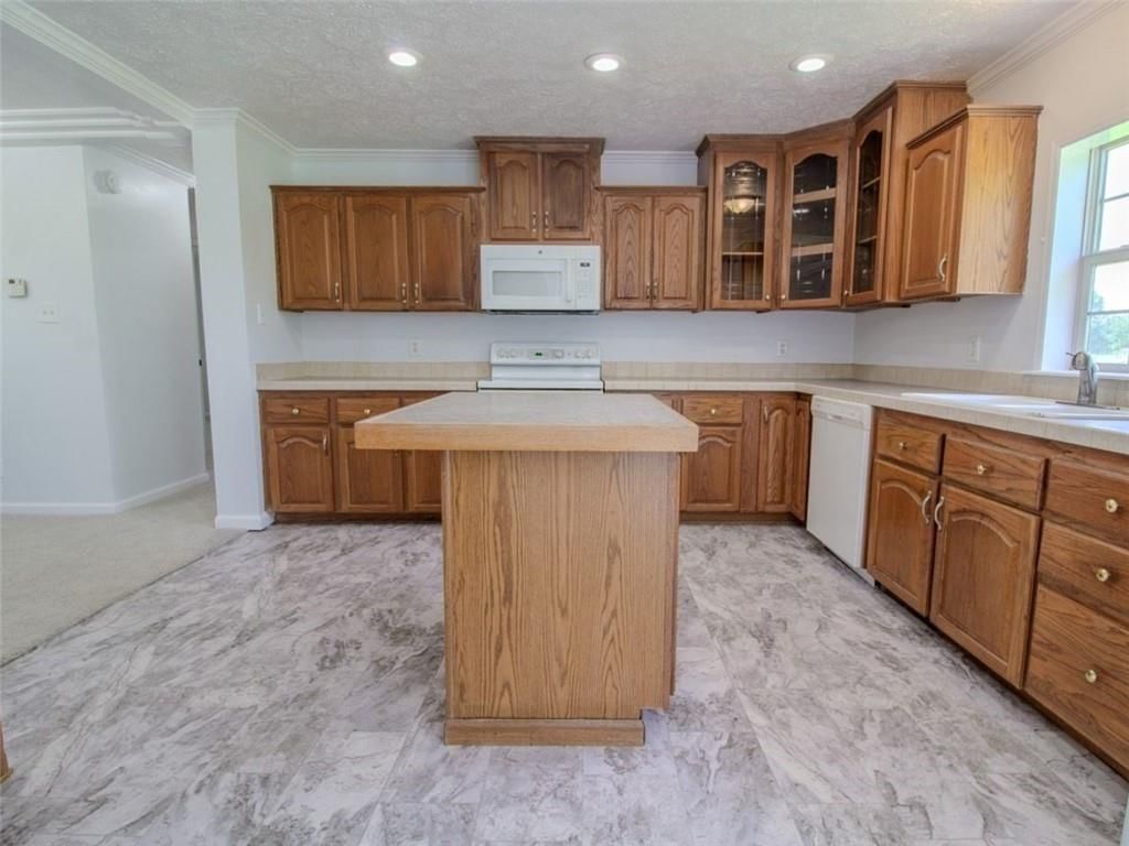 120 NW W Highway — photo 4