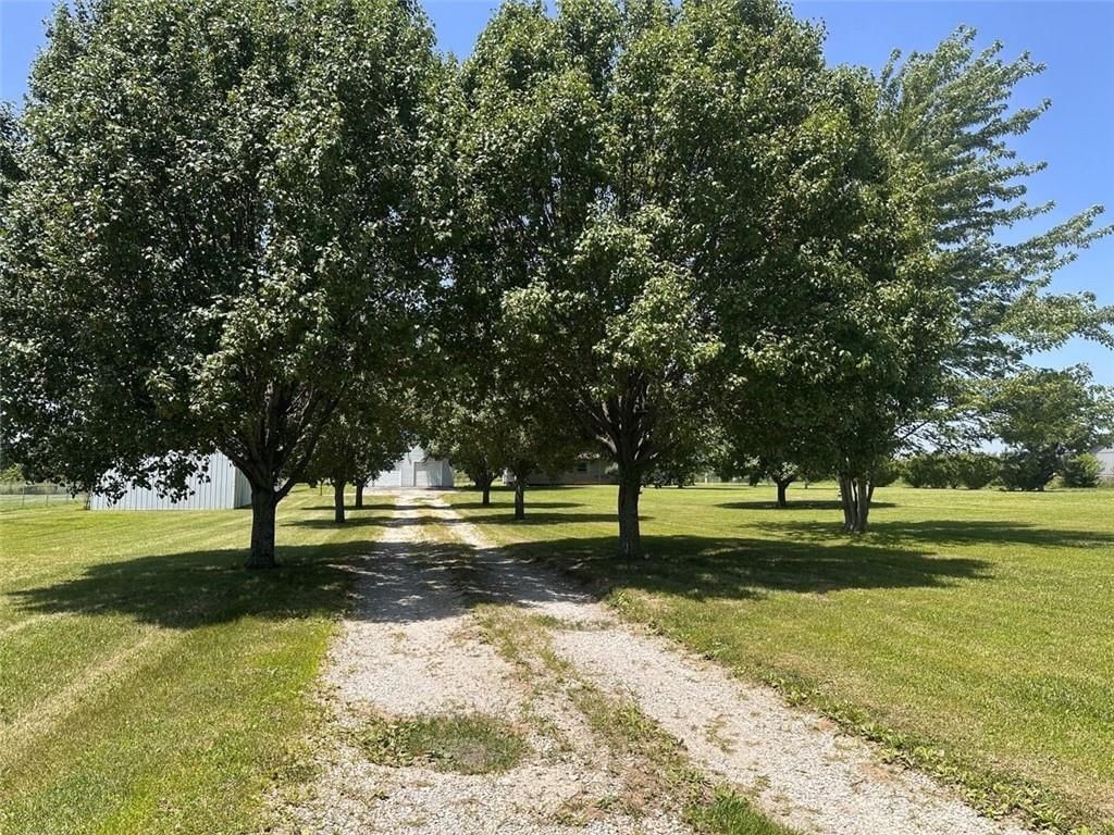 120 NW W Highway — photo 7