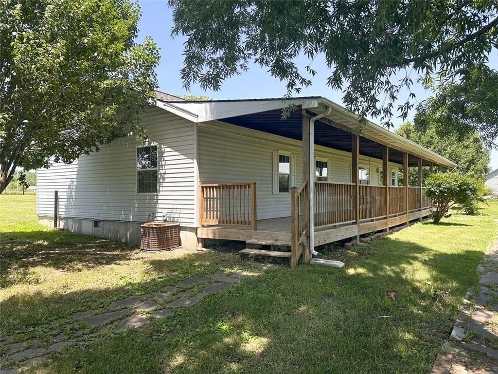 120 NW W Highway — photo 8