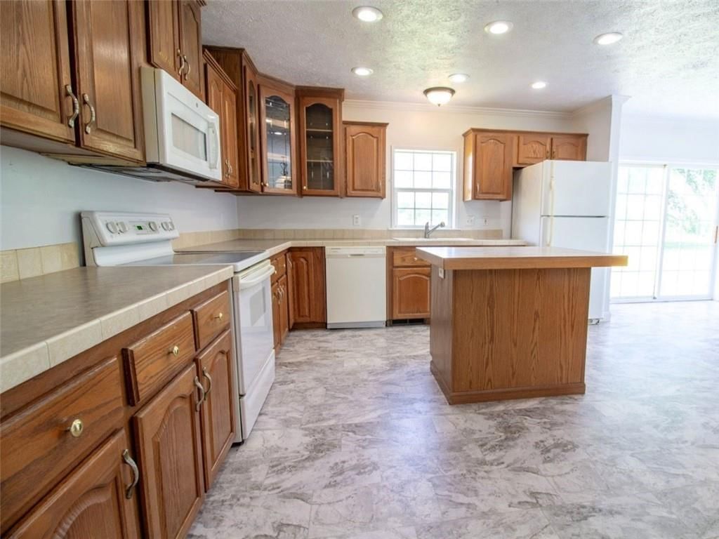 120 NW W Highway — photo 18