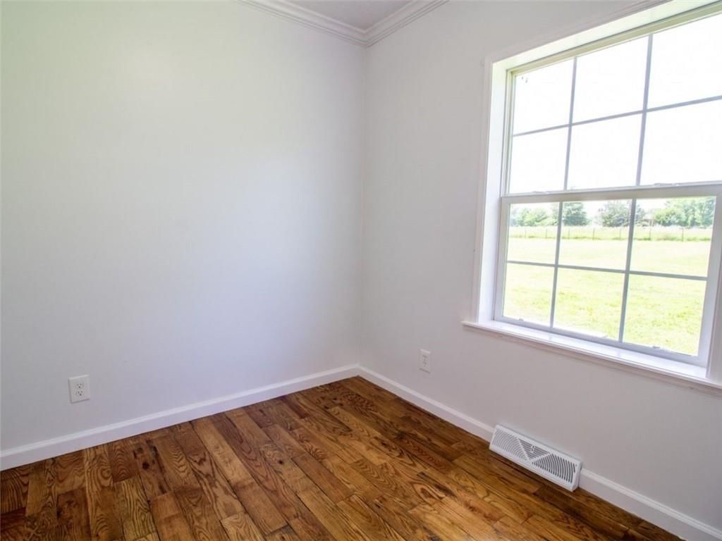 120 NW W Highway — photo 28