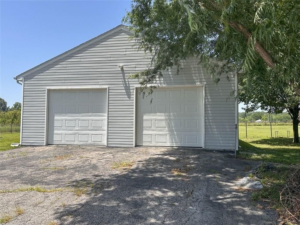 120 NW W Highway — photo 38