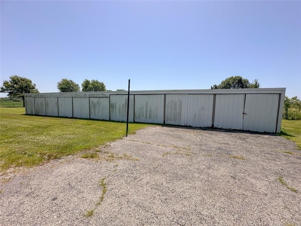 120 NW W Highway — photo 43