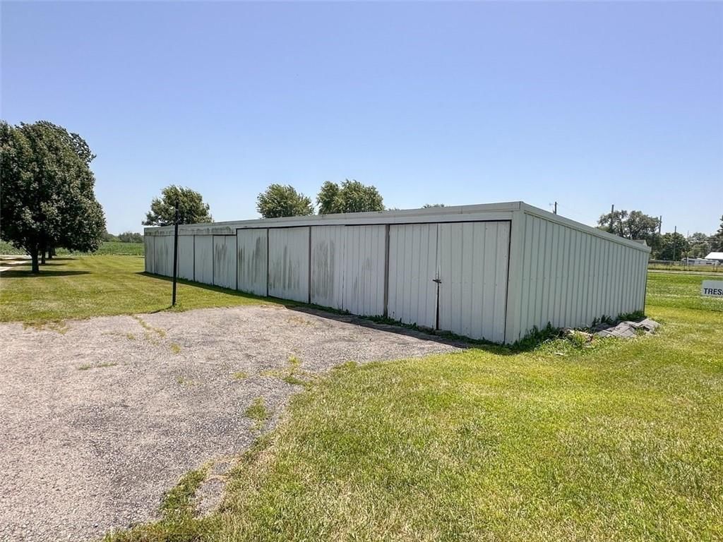 120 NW W Highway — photo 44