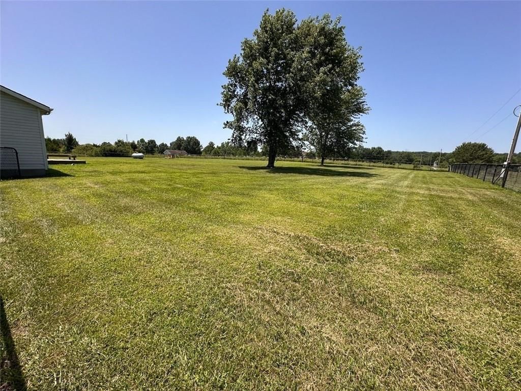 120 NW W Highway — photo 47