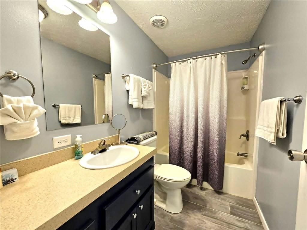 594 Redbud Ln — photo 17